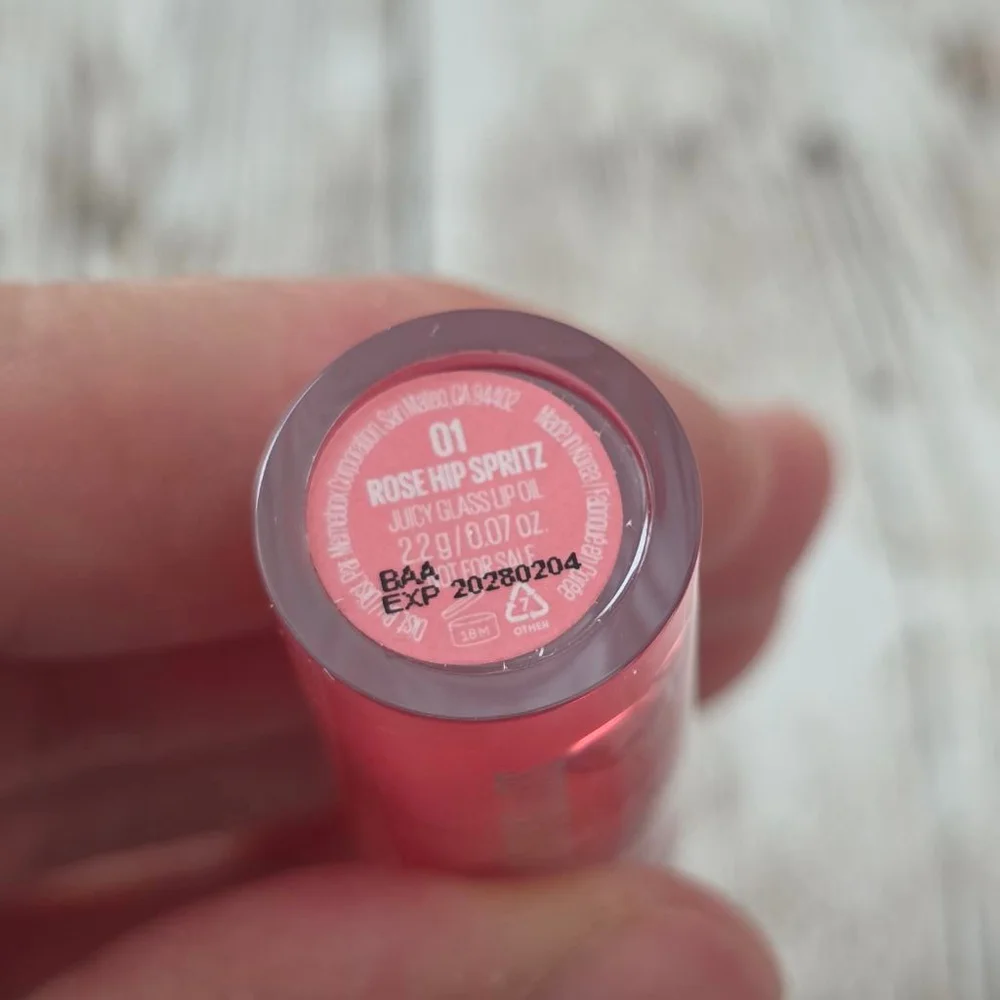 Kaja Juicy Glass Lip Oil Rose Hip Spritz Pink 0.07 oz mini